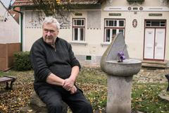 Kralice nad Oslavou, vyznamenaný starosta Emil Dračka (SPOZ), Kralická bible