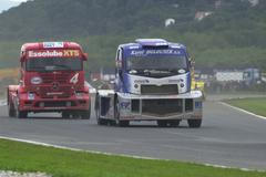 30 tet závodů tahačů v Mostě: 2001