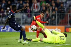 Liga mistrů 2022/23, Bayern - Plzeň: Marián Tvrdoň chytá šanci Jamalu Musialovi