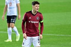 Ladislav Krejčí v zápase s Hradcem Králové