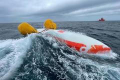 „Na hranici nemožného.“ Námořník musel přežít šestnáct hodin v malé vzduchové kapse