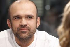 Krize musíme využít. S naším svetrem můžete mít doma klidně 15 stupňů, říká Bernátek