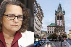 Jindřiškou věž si nemůžeme dovolit. Otázka je, proč ji církev prodává, říká starostka