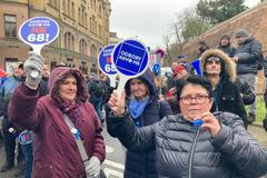 Práce ve fabrice je velmi těžká a málo placená, říkali odboráři. Nechtějí důchod v 68 letech