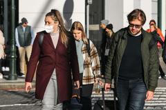 Ilustrační foto - koronavirus, covid-19, roušky, rouška, respirátor, lidi, Češi, nouzový stav