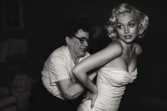 Podívejte se na videorecenzi k filmu Blondýnka