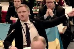 "Jdete do p*dele." Lotyšský poslanec kritizoval účast Rusů na zasedání OBSE