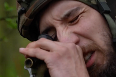 Ukrajinští vojáci, kteří se vrátili z bojů na východě, trénují v hlubokých lesích na protiofenzivu