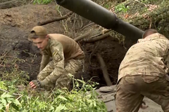 "Jsou jako vosy". Ukrajinci se kvůli ruským dronům nesmí ani hnout