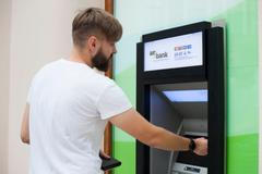ilustrační fotografie, banka, Air bank, bankomat, 2017