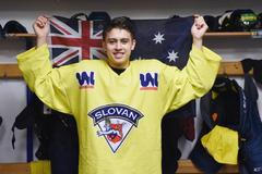 Australský hokejový útočník Kale Costa