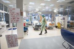 Koronavirus - ARO Nemocnice Tábor, pacienti, lékaři, doktoři, sestry, plicní ventilátory, operace, medicína, zdravotnictví