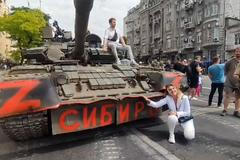 Obyvatelé ruského města Rostov na Donu vítali vzbouřené wagnerovce