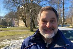 Je tady spousta cizích tváří, necítíme se bezpečně, říká učitel z Aše