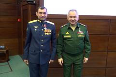 Rusové vyznamenali pilota, co vrazil do dronu. Proč? Byl to idiot, diví se Američané