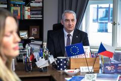 Prezidentský kandidát, předseda odborů ČMKOS, Josef Středula, rozhovor Spotlight