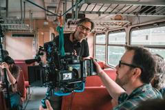 Vagon ve skladu na trámech a vedle něj LED panely. Mimořádná událost využila speciální technologii