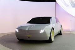 BMW i Vision Dee - embargo do 5. ledna 2023