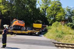 Liberec srážka vlaku s bagrem