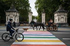 Den bez aut, Brusel.