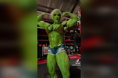 Britská kulturistka je ve 44 letech hvězdou sítě TikTok. Hejtři jí přezdívají monstrum