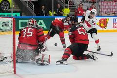 Nico Hischier dááv gól v zápase Kanada - Švýcarsko na MS 2023