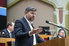 Jiří Pospíšil - Zasedání pražského zastupitelstva při volbě primátora Bohuslava Svobody ze SPOLU a nové Rady města