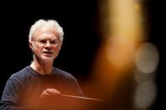 John Adams, dirigent, skladatel