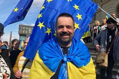 Názory z Václaváku: Potřebovali by zažít bídu, říká Novotný k demonstrantům