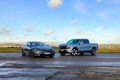 Ford F 150 Lightning a Tesla S Plaid