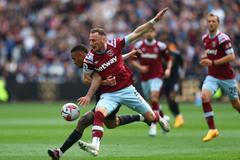 Vladimír Coufal v zápase West Hamu proti Arsenalu