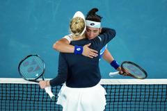 Australian Open 2023, 2. kolo (Uns Džábirová a Markéta Vondroušová)