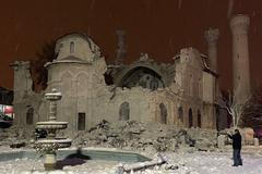 Zemětřesení v Turecku mešita