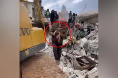 V Sýrii nalezli v troskách novorozence. Narodil se během ničivého zemětřesení