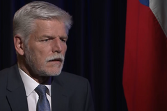 "Je to daň za válku". Rusové žijící v zahraničí by se měli přísněji sledovat, řekl Pavel