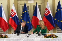 Zeman nerozuměl slovenské novinářce. Řekl Čaputové, ať mu dotaz přeloží