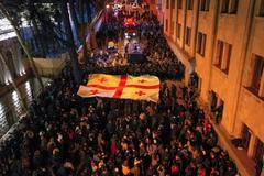 gruzie protesty evropská unie demonstrace vodní děla