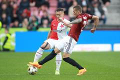 Tomáš Holeš a Lukáš Haraslín v zápase 2. kola nadstavby F:L Sparta - Slavia
