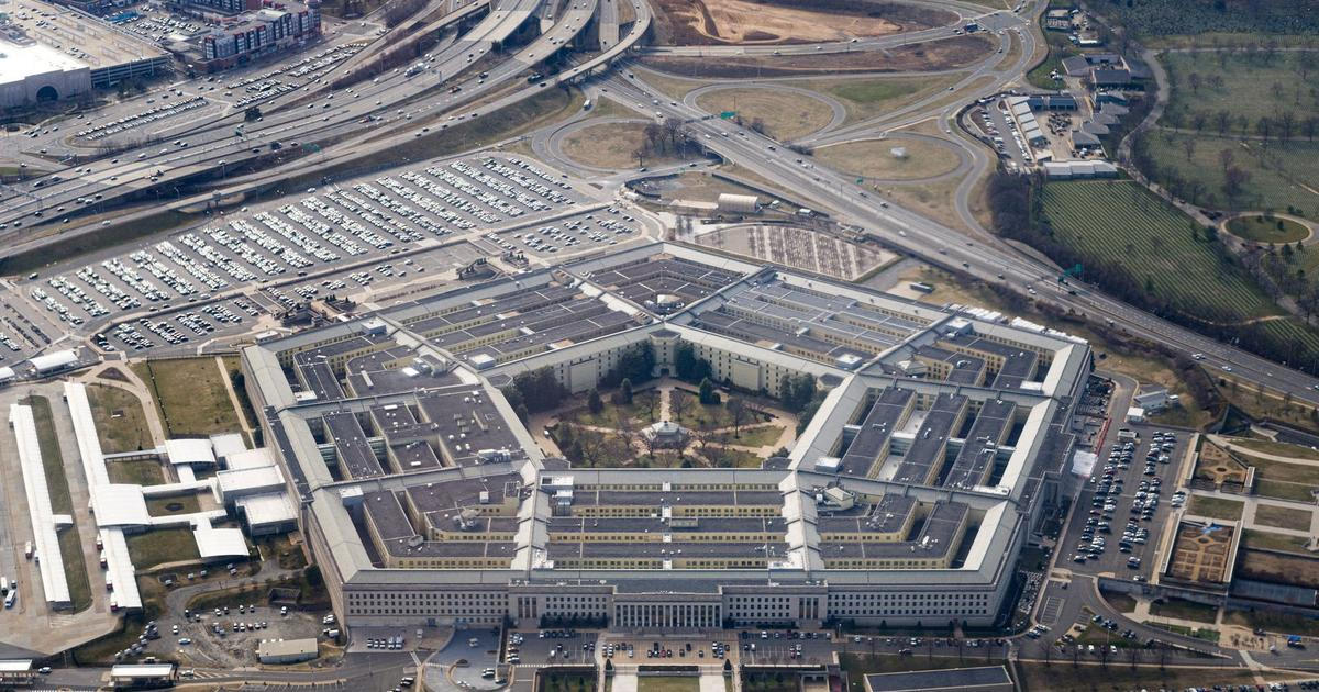 Pentagon byl uzavřen kvůli možné nebezpečné látce, na místě jsou hasiči