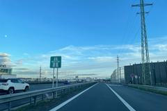 Dálnice D1, Průhonice, úsek nově bez placení, silnice pro motorová vozidla