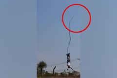 Děsivý okamžik. Turistovi v Thajsku prasklo lano při bungee jumpingu