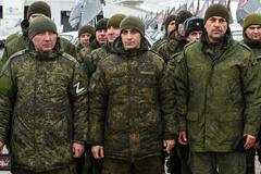 "Svážu tě jako berana, nenajdou tě." Rusové vyhrožují smrtí a střelbou vlastním vojákům