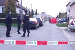 policie, policisté, policejní páska, uzavřená ulice, silnice, vyšetřování, Kostelec na Hané