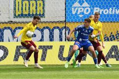 fotbal, Fortuna:Liga, Olomouc - Sparta, Kaan Kairinen, sporný okamžik