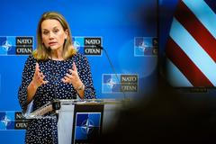 Americká velvyslankyně při NATO Julianne Smithová