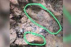 Zoufalé pátrání po malých dětech trvá měsíc. Naději dává čerstvá stopa v hlíně