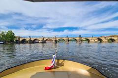 Praha Vltava historická centrum Čertovka