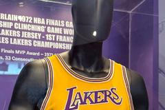 Chamberlain's 1972 NBA Finals jersey expected to net $4 million