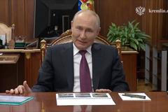 "Prigožin se dopustil vážných chyb, jeho smrt vyšetříme," prohlásil Putin. Wagnerovci už mu hrozí