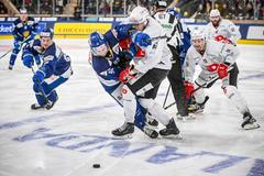 Tomáš Jurčo z Davosu a pardubický Robert Říčka ve finále Spenglerova poháru